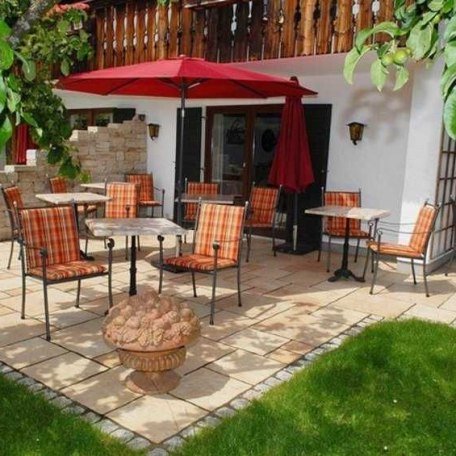 Frühstücksraum / Terrasse, © im-web.de/ Tourist-Information Rottach-Egern