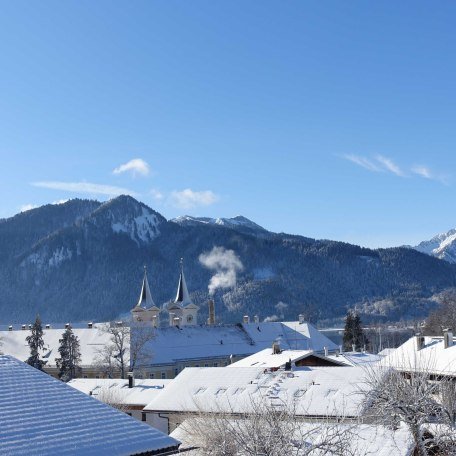 Aussicht auf Ringberg Winter, &copy; im-web.de/ Tourist Information Tegernsee