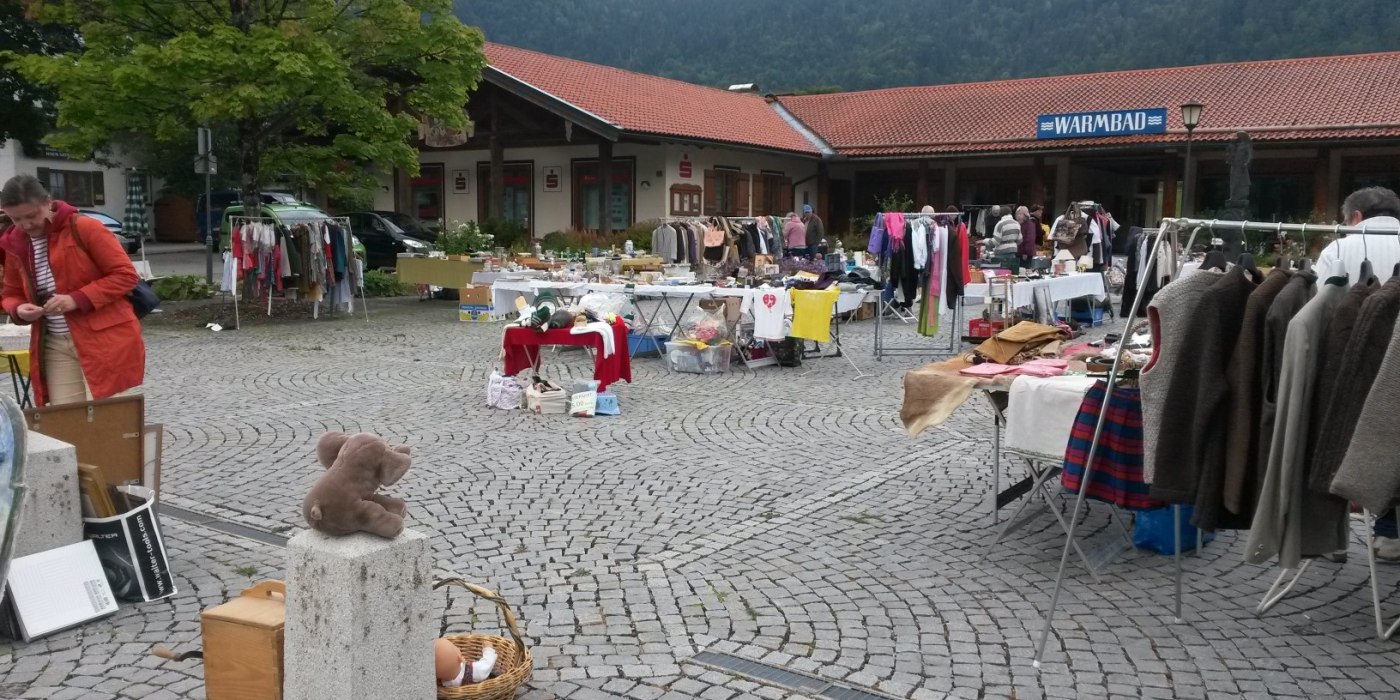 Flohmarkt Kreuth am Dorfplatz, &copy; Renate Luther