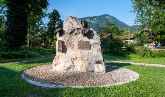 K&uuml;nstler-Stoa Kurpark Kreuth, &copy; Der Tegernsee