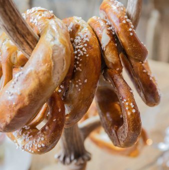 Brezel, &copy; Der Tegernsee, Foto: Christoph Schempershofe
