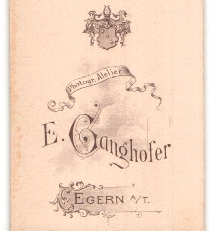 Fotografie-E-Ganghofer-Egern-a-T-Portrait-bildschoenes-Fraeulein-mit-Flechtdutt1, © Dr. Peter Czoik