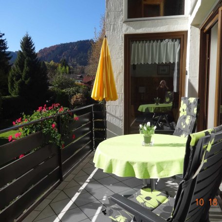 Balkon der Ferienwohnung Nr. 8 in der Anlage Dr. Gaertner, &copy; im-web.de/ Ferienwohnungen Tegernsee