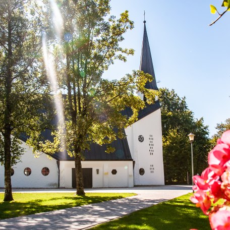 Evang. Auferstehungskirche Rottach-Egern, &copy; Der Tegernsee, Sabine Ziegler-Musiol
