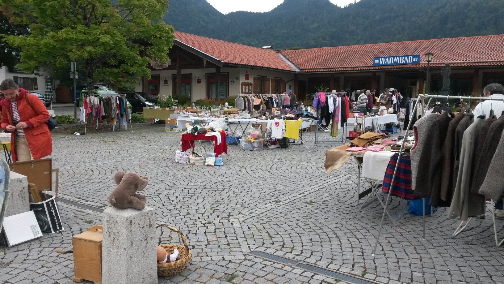 Flohmarkt Kreuth am Dorfplatz, © Renate Luther Flohmarkt Kreuth am Dorfplatz, © Renate Luther