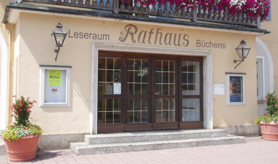 csm_lesesaal-rathaus-aussen_329399c758