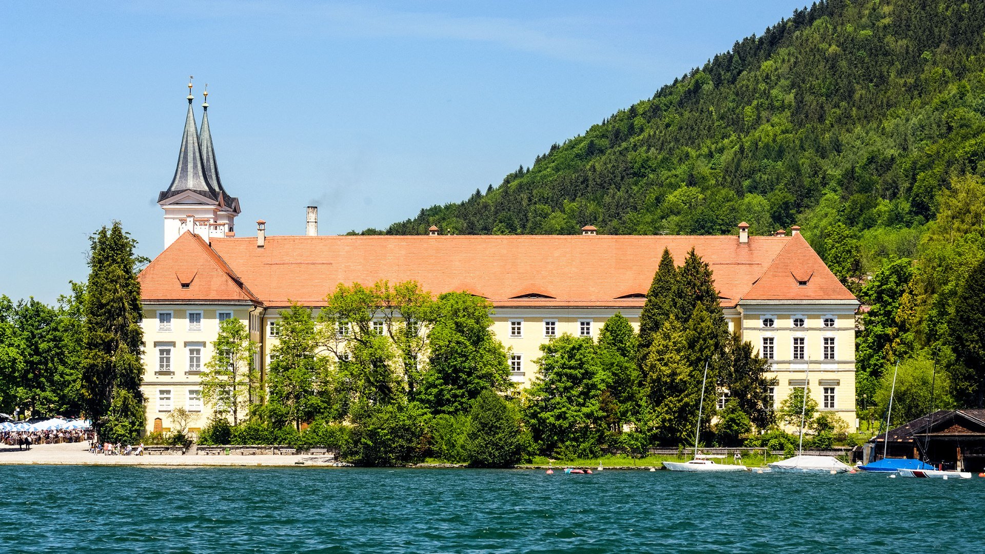 Schloss Tegernsee im Sommer