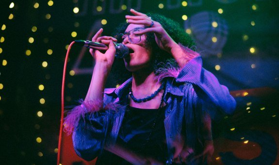 sos-balkanroute-hiphop-cafe-carina-2025-c-marcella-ruiz-cruz-webres-5983, &copy; sos-balkanroute-hiphop-cafe-carina-2025-c-marcella-ruiz-cruz-webres-5983