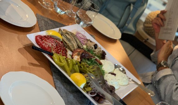 NEFELI - Griechische Taverne