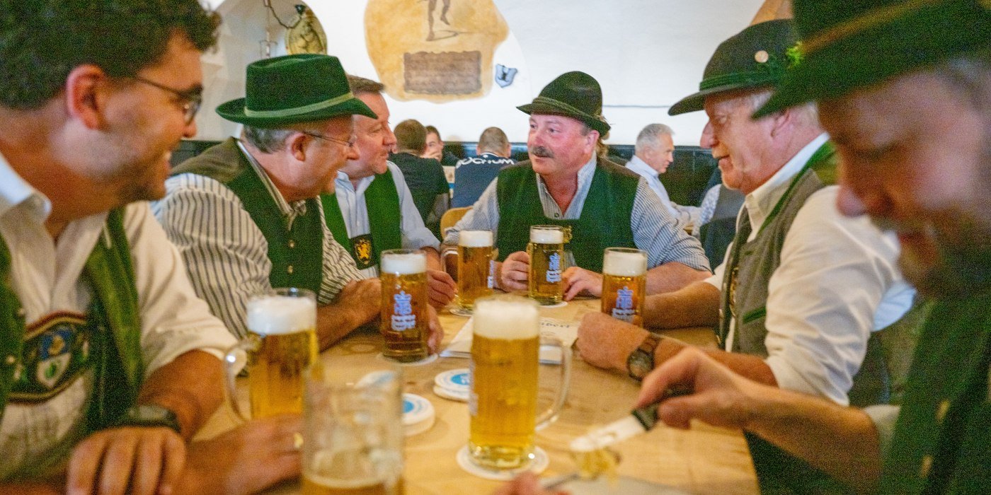 Viele unterschiedliche Stammtische treffen sich regelm&auml;&szlig;ig im Br&auml;ust&uuml;berl - zum Teil seit Jahrzehnten