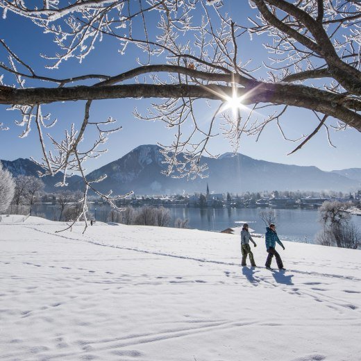 Winterwandern vor dem winterlichen Malerwinkel in Bayern, © Bernd Ritschel Winterwandern vor dem winterlichen Malerwinkel in Bayern, © Bernd Ritschel