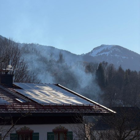 Blick vom Balkon auf Setzberg, &copy; im-web.de/ Tourist Information Tegernsee