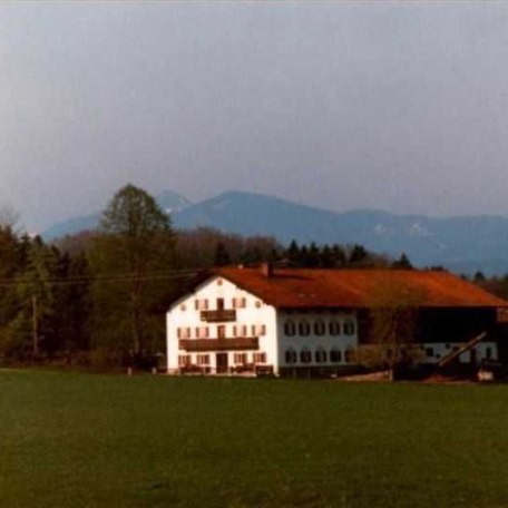 https://d1pgrp37iul3tg.cloudfront.net/objekt_pics/obj_full_31757_003.jpg, © im-web.de/ Tourist-Information Gmund am Tegernsee