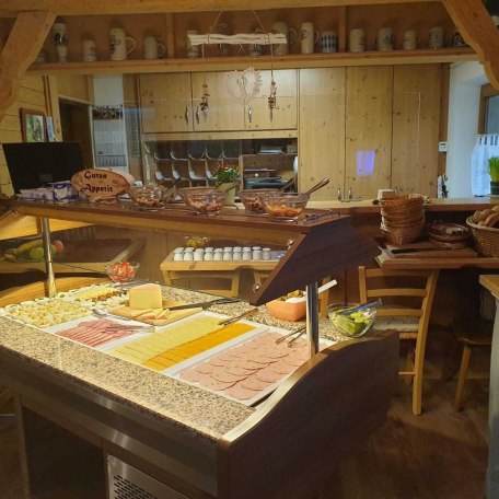 Fr&uuml;hst&uuml;cksbuffet, &copy; im-web.de/ Tourist-Information Bad Wiessee