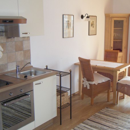 Küchenzeile mit Essbereich Fewo West, © Eigenes Bild Pfatischer