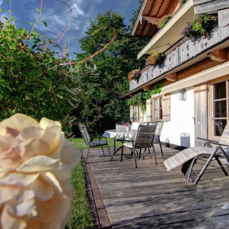 Die Terrasse ist perfekt, um entspannt den Tag zu verbringen, oder am Abend gemütlich zu grillen., © im-web.de/ Tourist Information Tegernsee