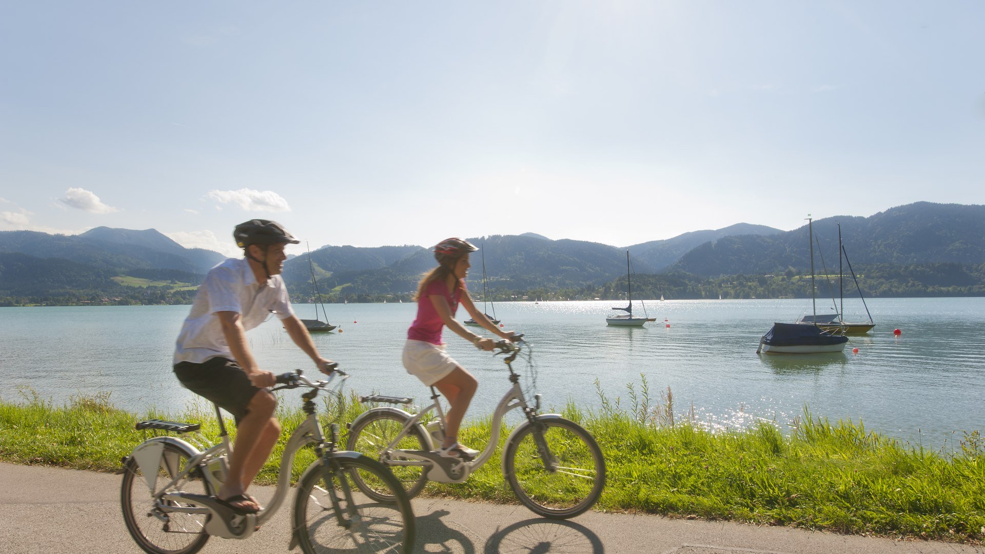 E-Bike am Seeufer des Tegernsee, © Thomas Linkel